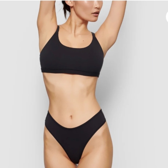 SKIMS Other - SKIMS Fits Everybody Scoop Neck Bralette NWT‎ ONYX size S